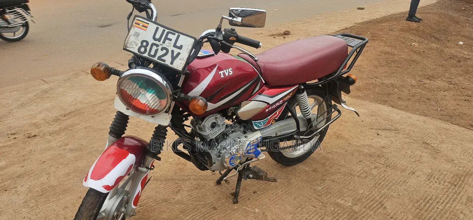 TVS HLX 125 2022 Red