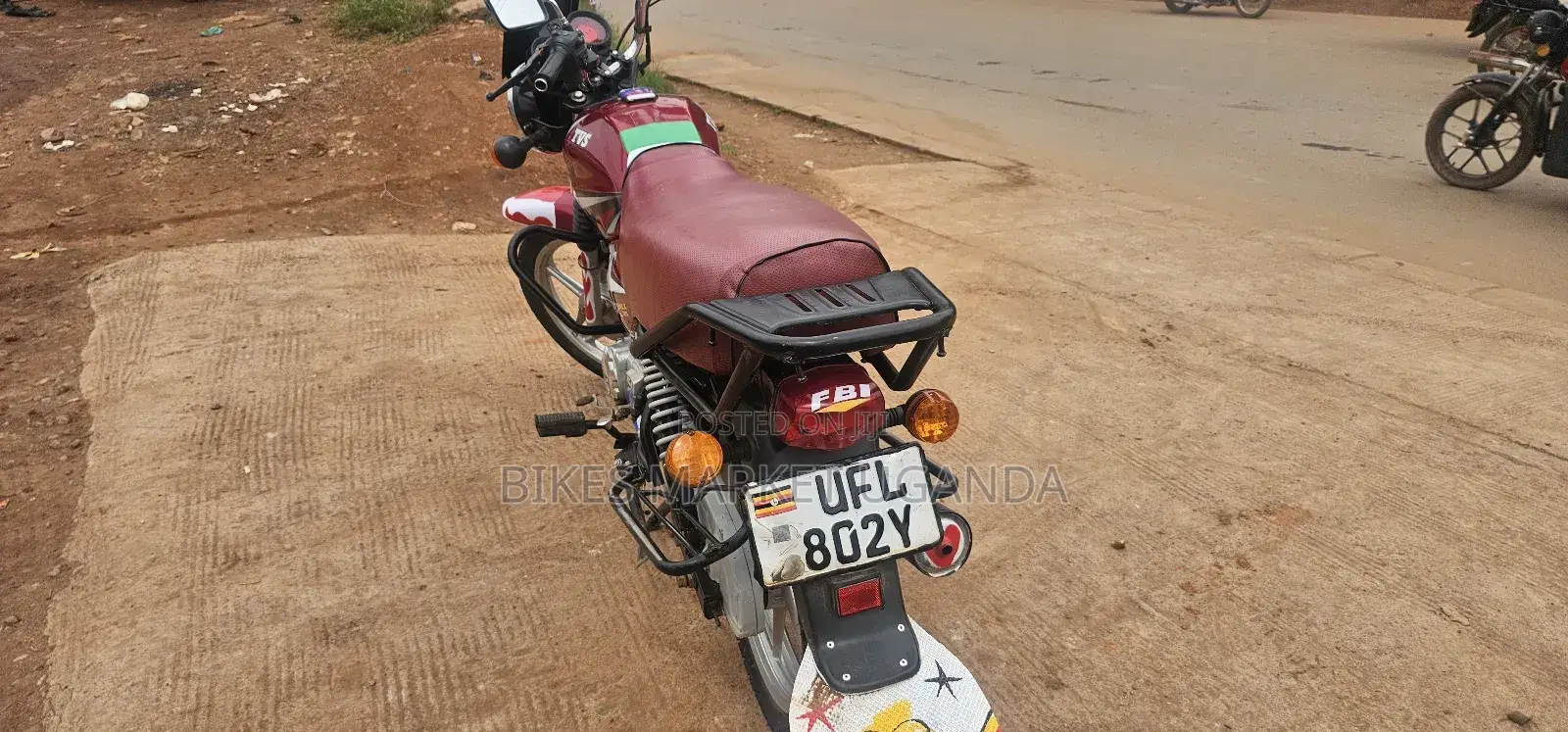 TVS HLX 125 2022 Red