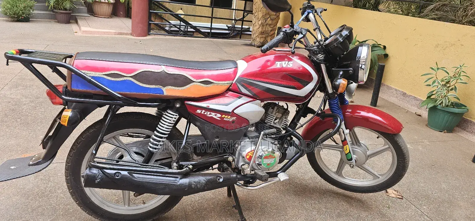 TVS HLX 125 2022 Red