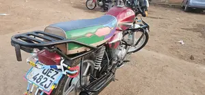 TVS HLX 125 2018 Red