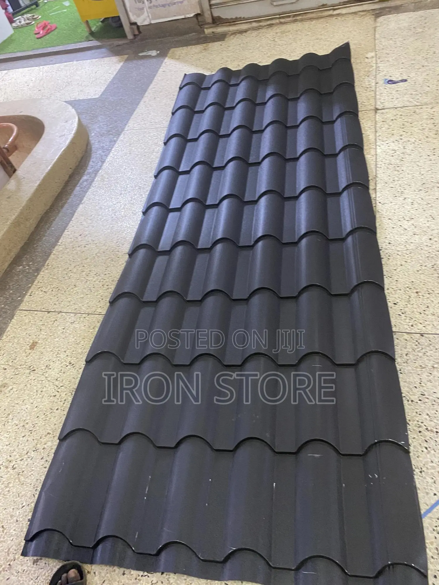 Roman Tile Black