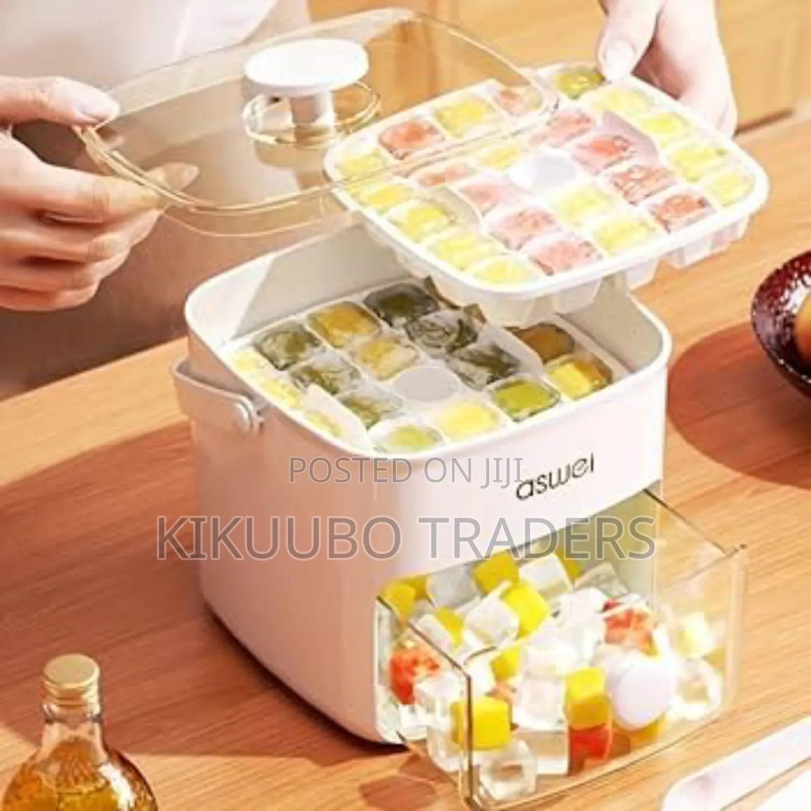 Ice Cube Maker With Tray and Lid, 2-in-1 Design, White