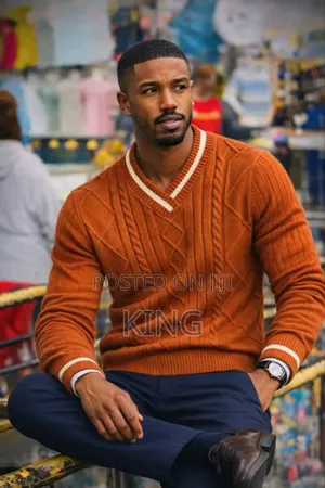 Baracuta Cable Knit v-Neck Sweater.