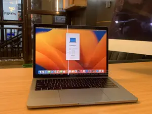 Laptop Apple MacBook Pro 2017 8GB AMD A10 SSD 256GB