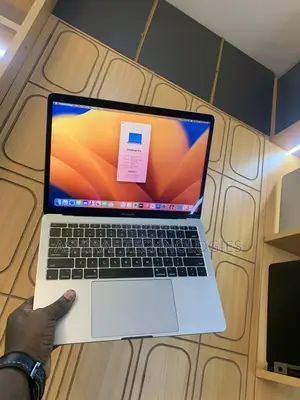 Laptop Apple MacBook Pro 2017 8GB AMD A10 SSD 256GB