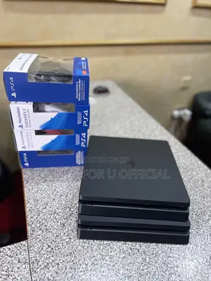 Ps4 Slim Consoles + 2 Pads