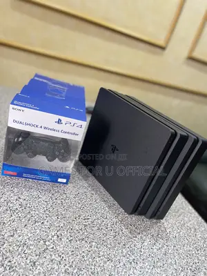 Ps4 Slim Console 2 Pads Chipped With Games