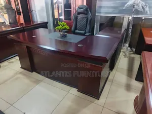 Highend Executive Office Desk With Original Gaming Chair