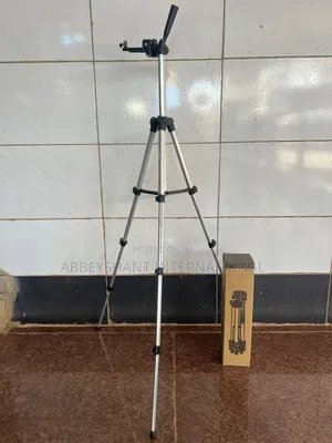 Lightweight Aluminum Tripod Stand/Mobile Phones and Cameras Stand
