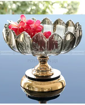 Glass Fruit Bowl Featuring a Scalloped Edge Design and a Metallic Gold