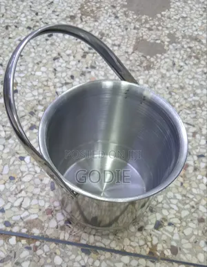 Stainless Steel Ice Bucket With a Handle,