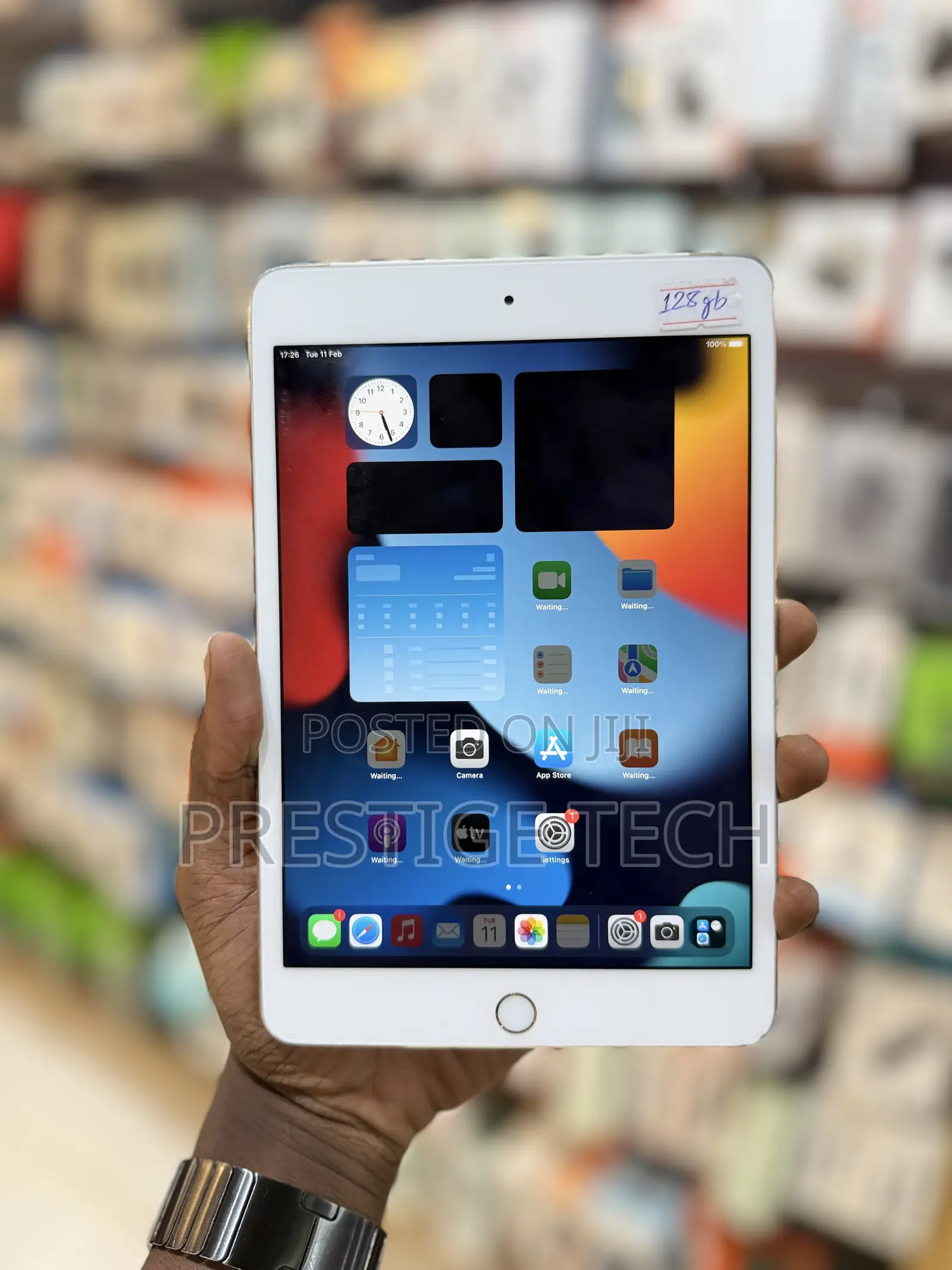 Apple iPad mini 4 64 GB Black