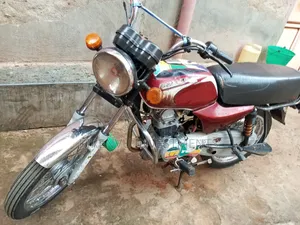 Bajaj Boxer 100 2020 Red