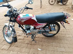 Bajaj Boxer 100 2018 Red