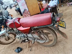 Bajaj Boxer 100 2017 Red