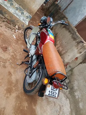 Bajaj Boxer 100 2019 Red