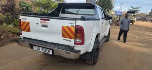 Toyota Hilux 2008 White