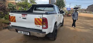 Toyota Hilux 2008 White