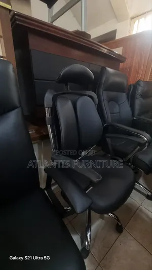 Non Adjustable Arm Orgonomic Chair
