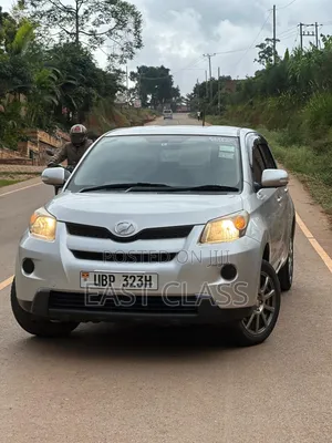 Toyota IST 2009 Silver