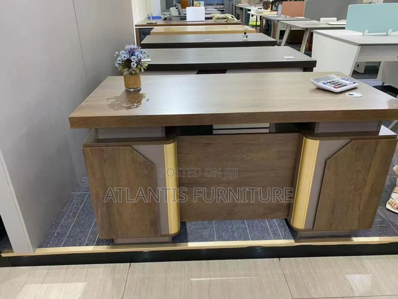 Breed High-Quality Office Desk