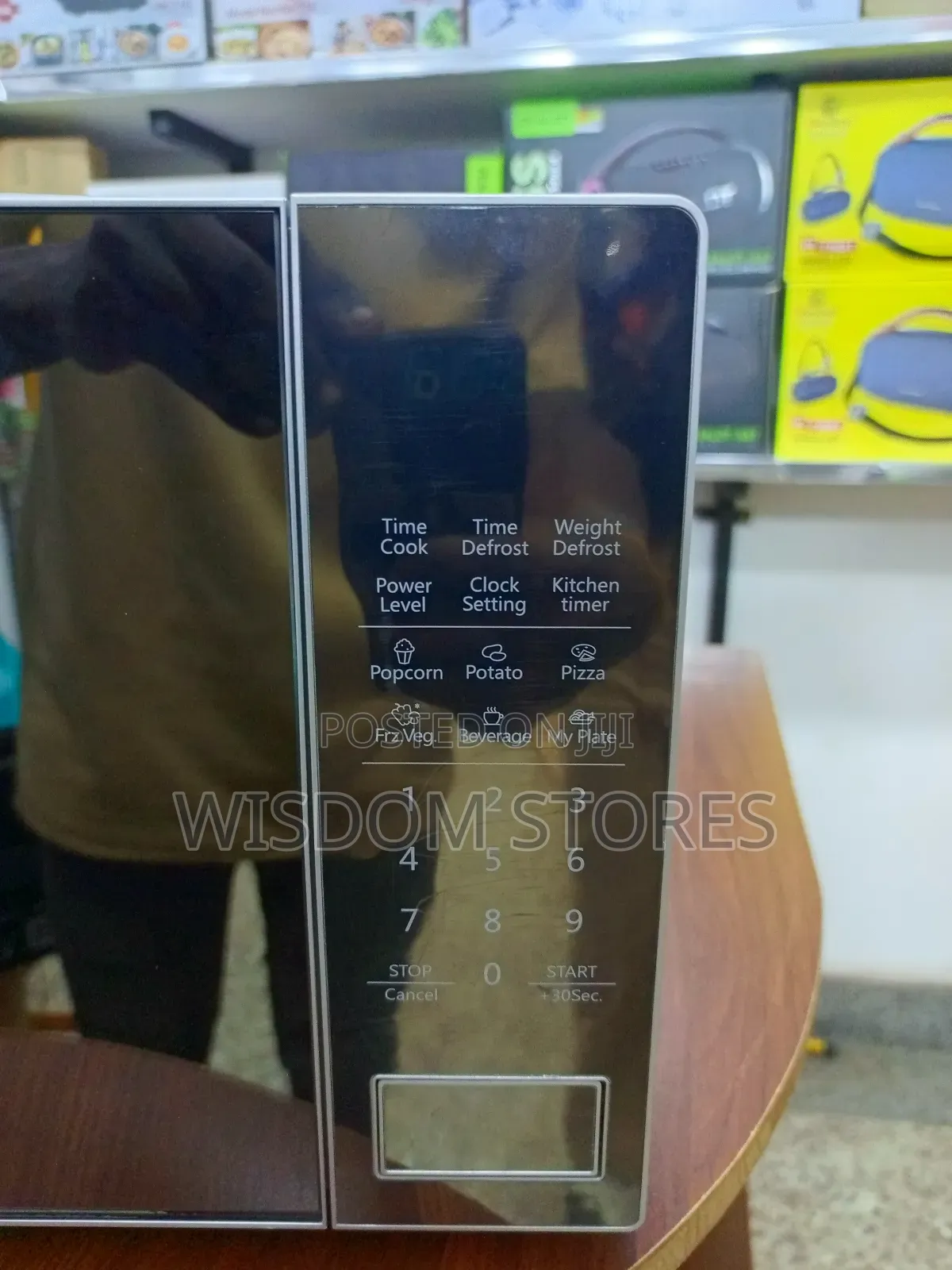 Hisense 20l Microwave Oven.