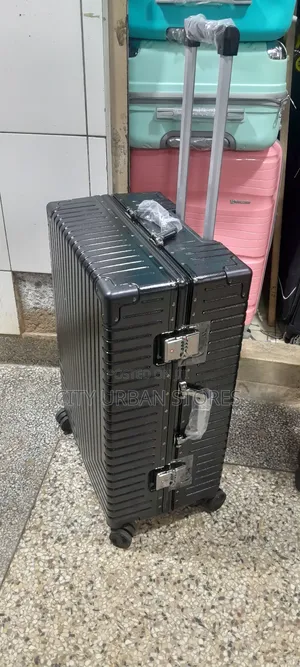 Large Size Lock Suitcase