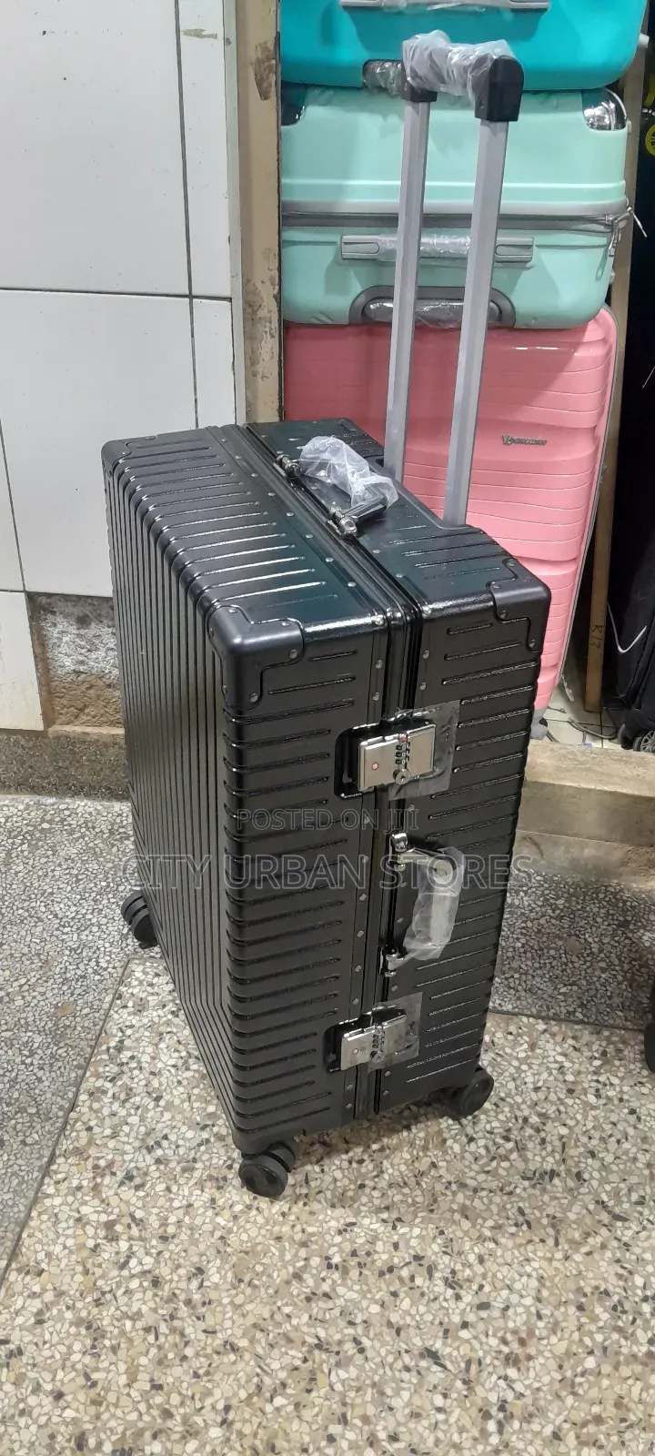 Large Size Lock Suitcase