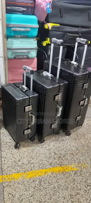Medium Size 4wheels Lock Suitcase
