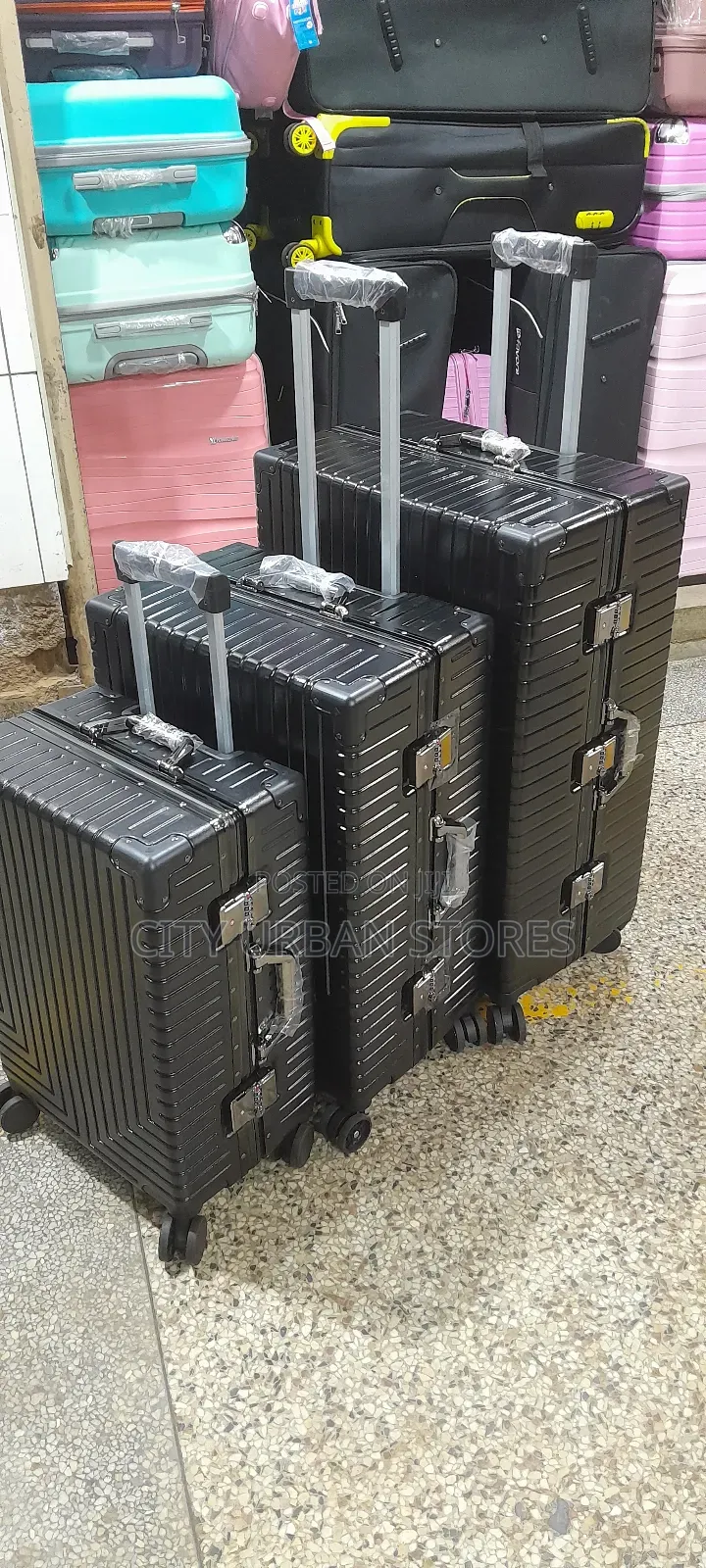 4 Wheels Full Set Black Lock Suitcase