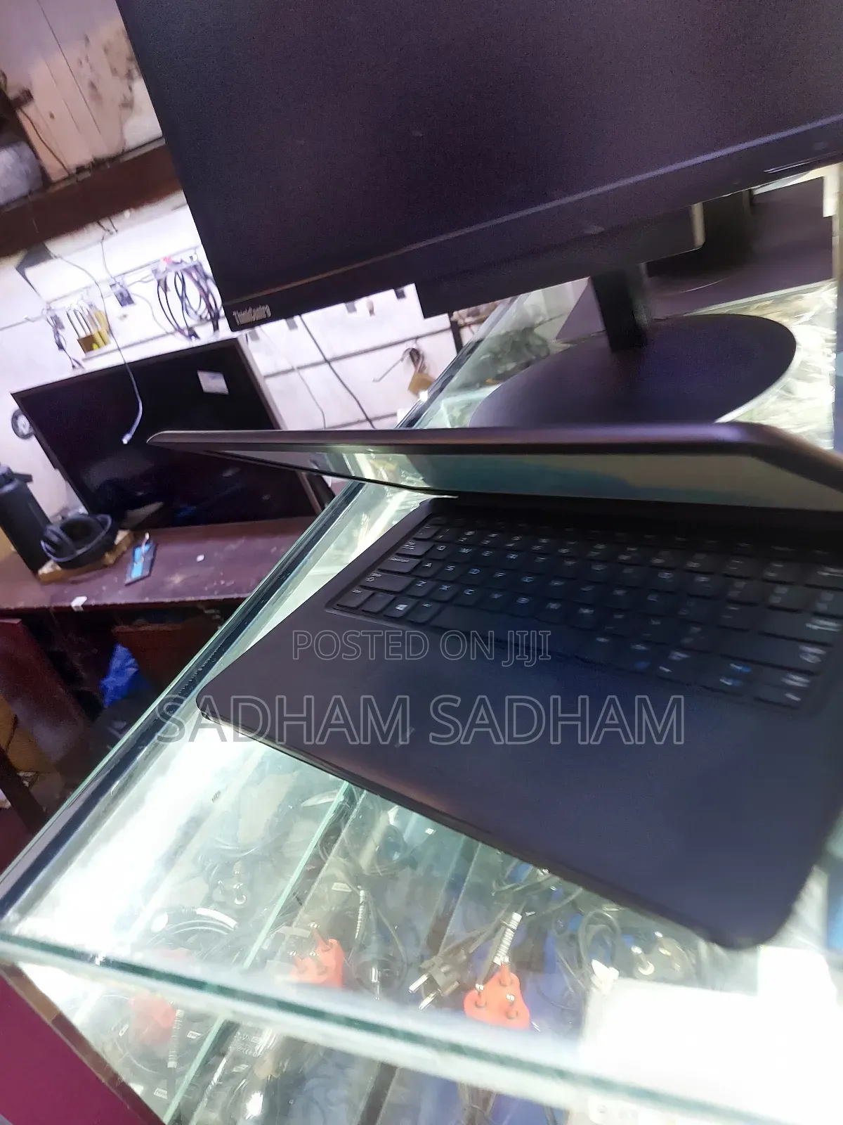 Laptop Dell Latitude 3380 4GB Intel Core i3 HDD 500GB