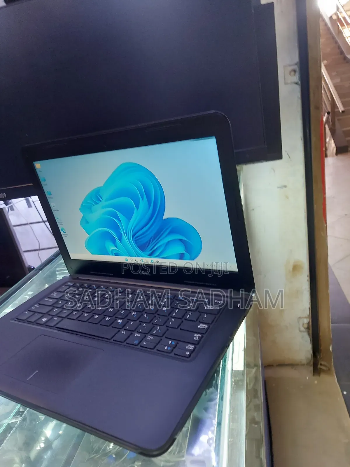 Laptop Dell Latitude 3380 4GB Intel Core i3 HDD 500GB