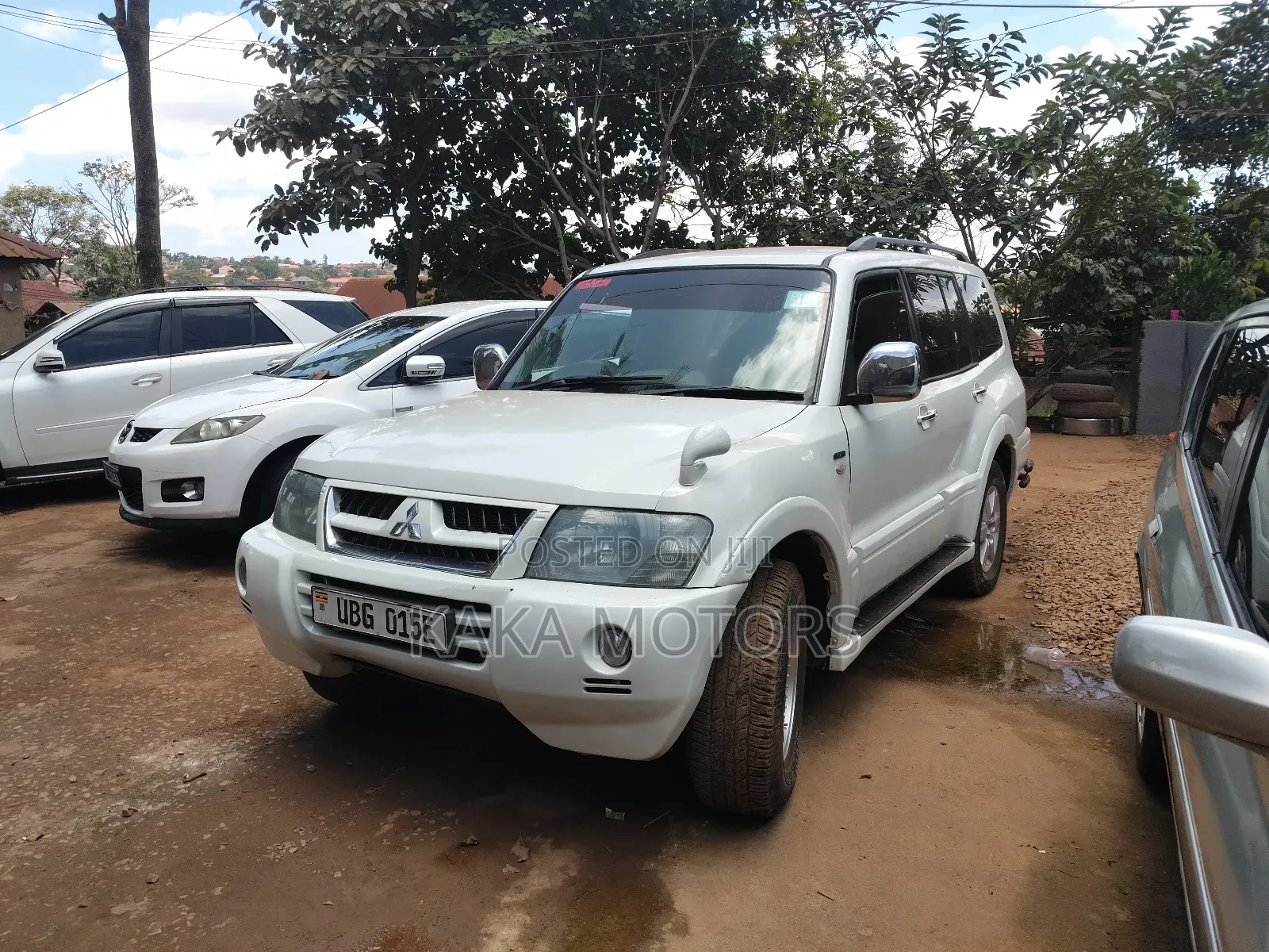 Mitsubishi Pajero 2001 White