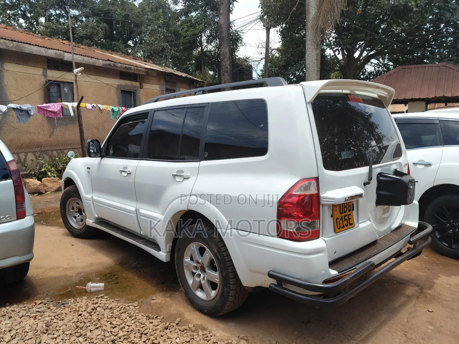 Mitsubishi Pajero 2001 White
