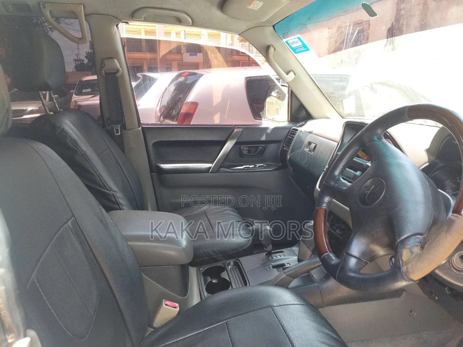 Mitsubishi Pajero 2001 White