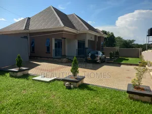 Furnished 4bdrm House in Kira for sale