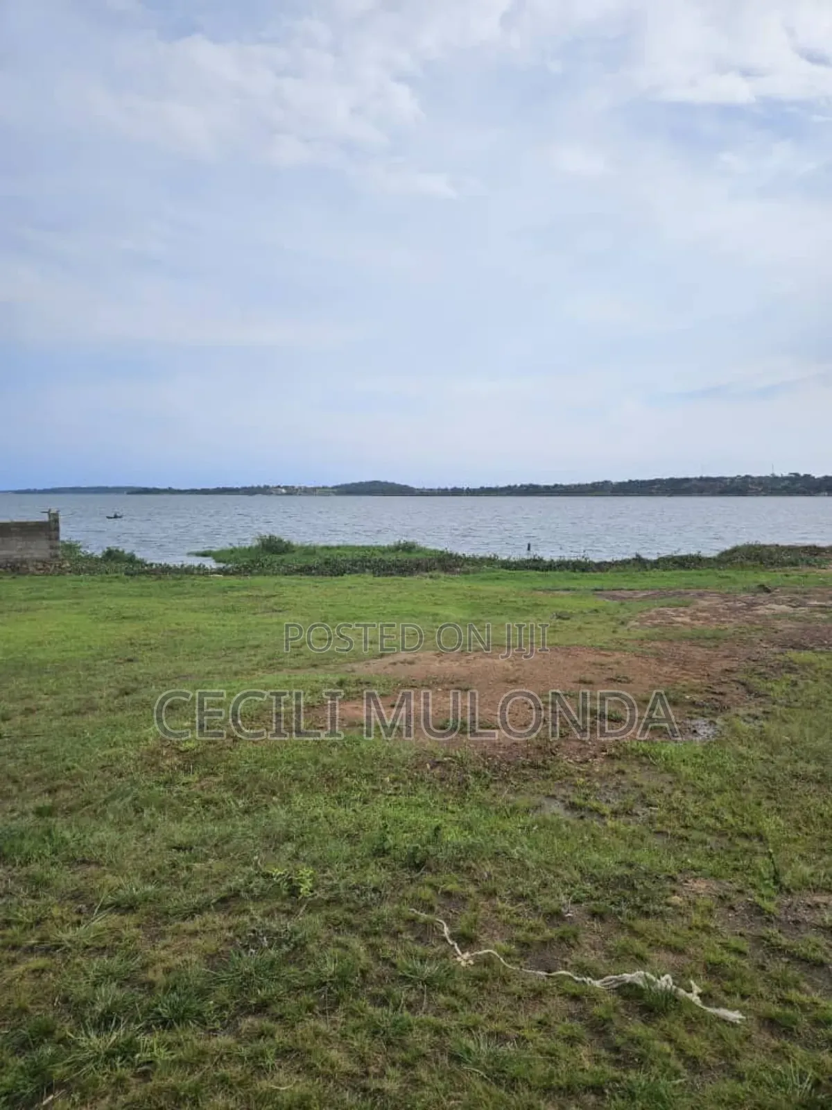 Plot 4 Sale 100 by 100 Oncentebbe Rd
