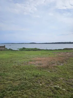 Plot 4 Sale 100 by 100 Oncentebbe Rd
