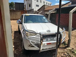 Nissan Pick-Up 2014 White