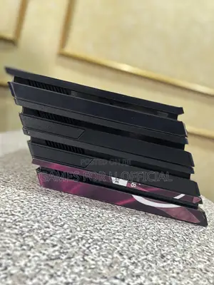 Ps4 Slim Console Chipped Uk Used 11 Games
