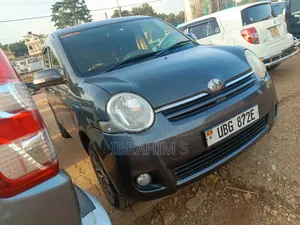Toyota Sienta 2011 Gray