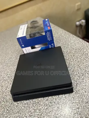 Ps4 Slim Console 2 Pads*Chipped*13 Games