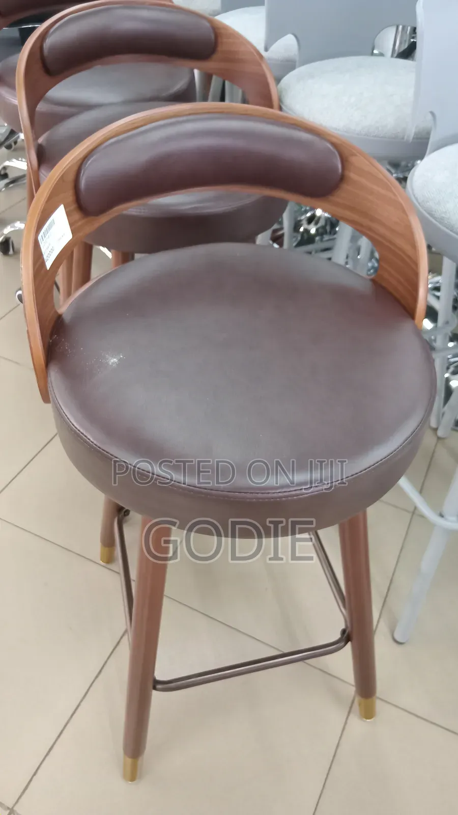 Mid-Century Modern Bar Stool Featuring a Walnut Bentwood Frame