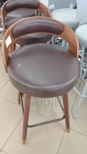 Mid-Century Modern Bar Stool Featuring a Walnut Bentwood Frame