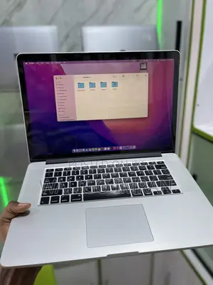 Laptop Apple MacBook Pro 2015 16GB Intel Core i7 SSD 256GB
