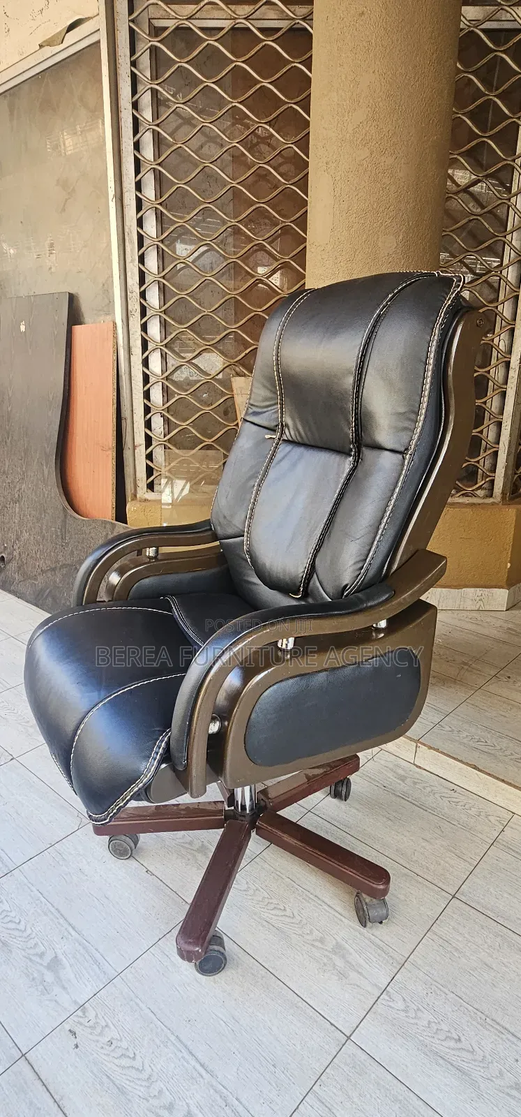 Executive Pure Leather Mega Chair
