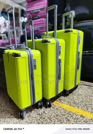 Executive Plastic Suitcases. Medium Size. Full Set