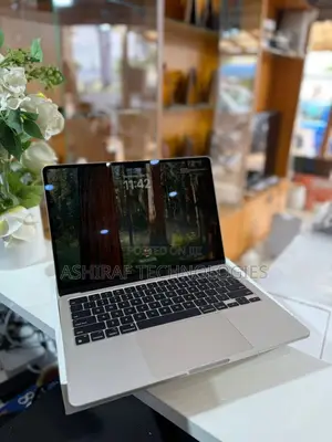 Laptop Apple MacBook Air 2022 M2 8GB Apple M2 SSD 256GB