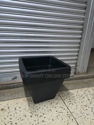 Black Tech Plastic Flower Pots Plastic Flower Pots