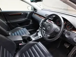 Volkswagen Passat 2012 Silver